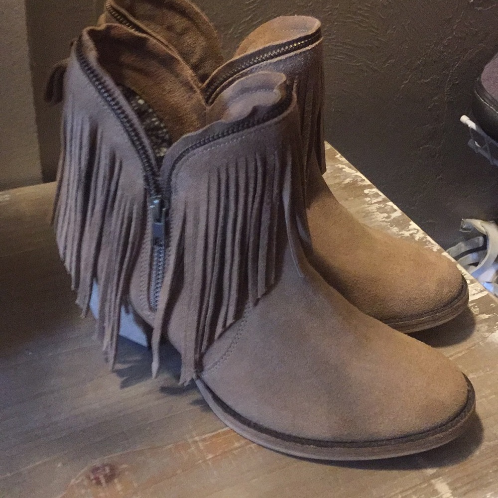 Dingo boots new!! Size 8M